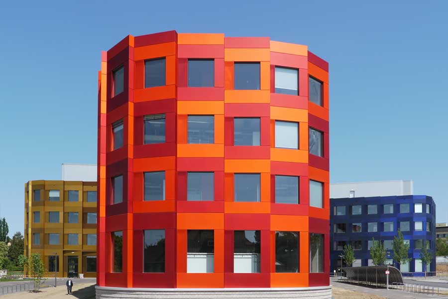 Biomedizinisches Forschungszentrum with Sandalor facade